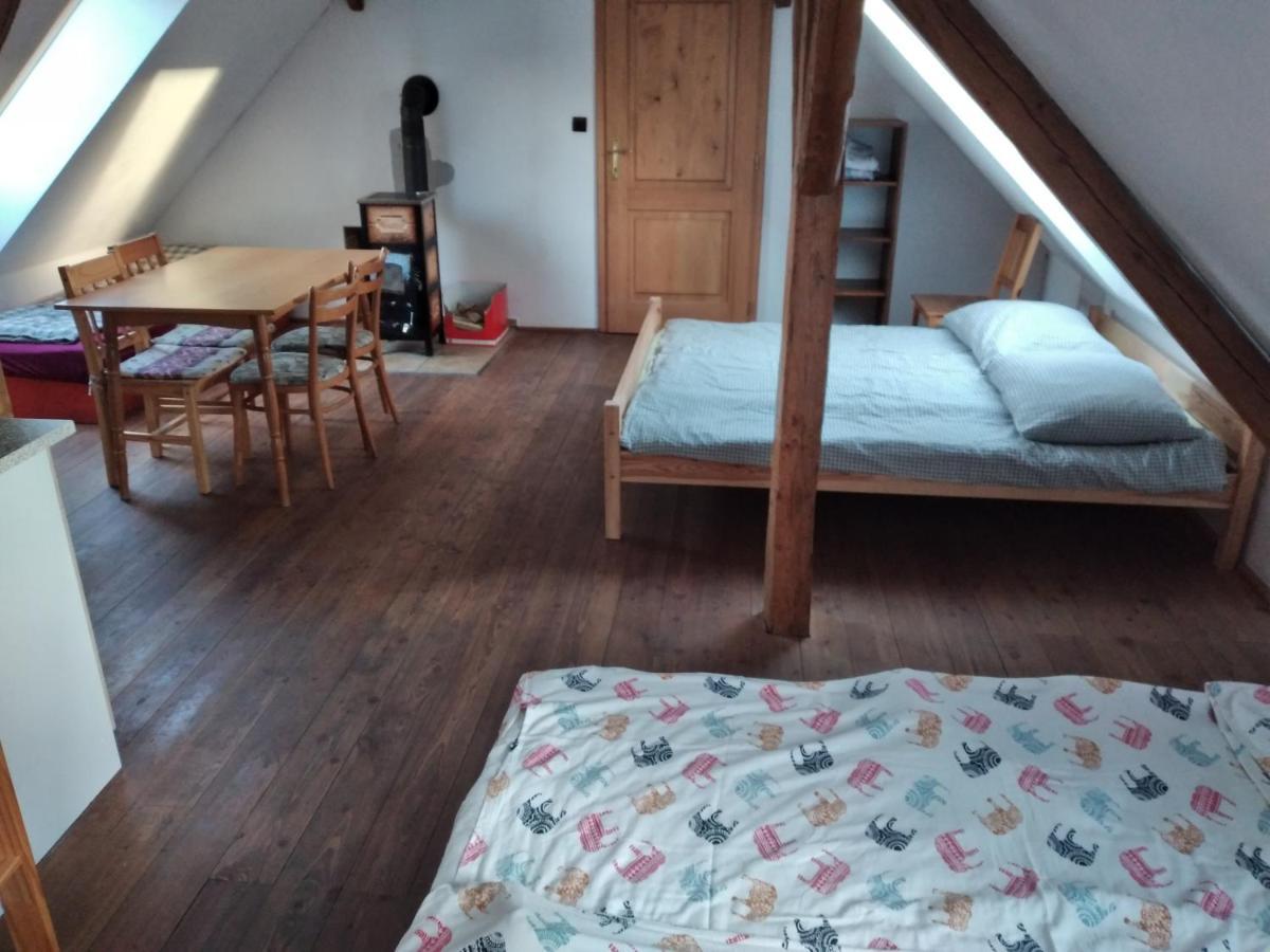 Kypruv Mlyn Villa Kninice ภายนอก รูปภาพ