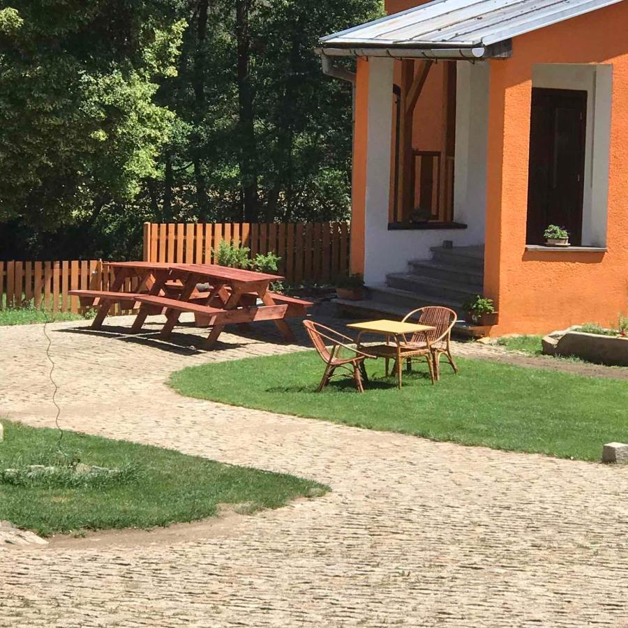 Kypruv Mlyn Villa Kninice ภายนอก รูปภาพ
