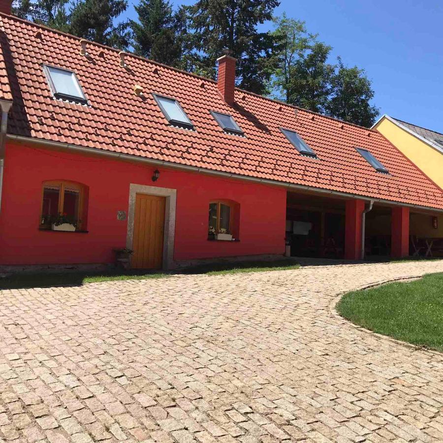 Kypruv Mlyn Villa Kninice ภายนอก รูปภาพ